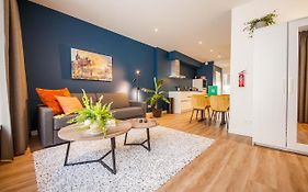Boutique Chic 55M2 Apartment With City Garden - Db6A